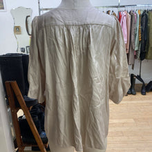 Load image into Gallery viewer, InWear puff sleeve top 8

