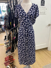 Load image into Gallery viewer, Gap wrap dress L
