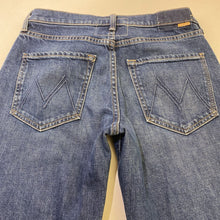 Load image into Gallery viewer, Mother The Bookie Sneak jeans 26
