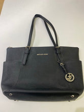 Load image into Gallery viewer, Michael Kors saffiano handbag
