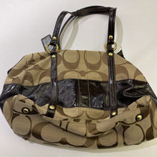 Load image into Gallery viewer, Coach vintage handbag
