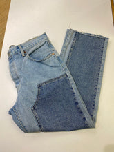 Load image into Gallery viewer, Levis 501 90s patch jeans 31
