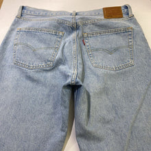 Load image into Gallery viewer, Levis 501 90s patch jeans 31
