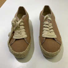Load image into Gallery viewer, EMU espadrilles 6
