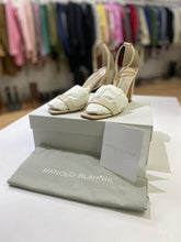 Load image into Gallery viewer, Manolo Blahnik Tessara sandals 36
