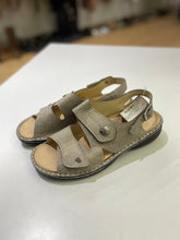 Load image into Gallery viewer, Finn Comfort sandals 38
