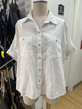 Load image into Gallery viewer, Denim Forum button up oversize shirt M
