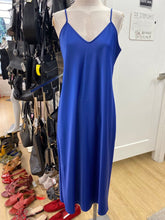 Load image into Gallery viewer, Banana Republic (outlet) slip dress S
