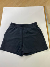 Load image into Gallery viewer, Lululemon toggle waist shorts 6
