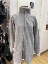 Load image into Gallery viewer, Lululemon zip up quilted cardi/light jacket 10
