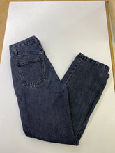Load image into Gallery viewer, Denim Forum Joni High Rise Loose jeans 28L
