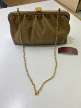 Load image into Gallery viewer, Vintage clutch
