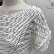 Load image into Gallery viewer, Ellen Tracy open knit sweater M
