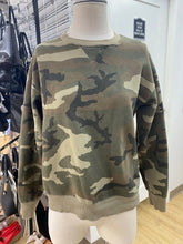 Load image into Gallery viewer, TNA camo sweatshirt S
