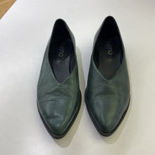 Load image into Gallery viewer, Bueno leather flats 38

