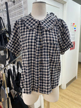Load image into Gallery viewer, Pilcro plaid top L
