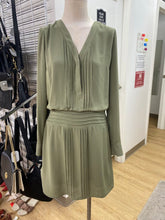 Load image into Gallery viewer, White House Black Market dress 8
