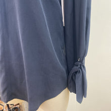 Load image into Gallery viewer, Equipment silk top XS NWT
