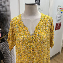 Load image into Gallery viewer, Aventura floral dress M
