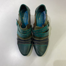 Load image into Gallery viewer, L'Artiste leather shooties 40
