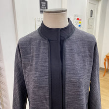 Load image into Gallery viewer, Lululemon jacket S

