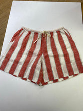 Load image into Gallery viewer, Gap linen shorts NWT XS
