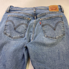 Load image into Gallery viewer, Levis wedgie straight jeans 31
