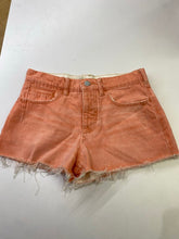 Load image into Gallery viewer, Pilcro denim shorts 26
