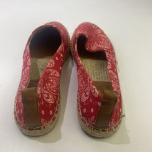 Load image into Gallery viewer, Lauren Ralph Lauren paisley espadrilles 8.5
