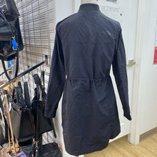 Load image into Gallery viewer, The North Face raincoat XS
