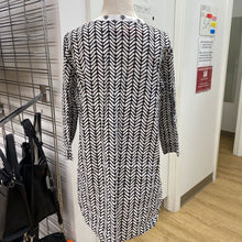 Load image into Gallery viewer, Hatley Dress M
