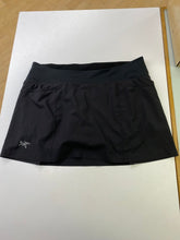 Load image into Gallery viewer, Arcteryx skort L
