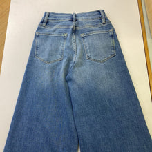 Load image into Gallery viewer, Frame Le Palazzo Crop jeans 25
