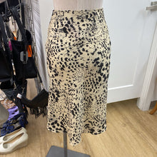 Load image into Gallery viewer, Babaton skirt 00
