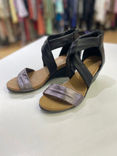 Load image into Gallery viewer, Bueno wedge sandals 40
