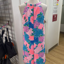Load image into Gallery viewer, Lilly Pulitzer scalloped dress XL
