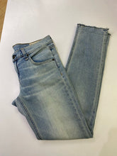 Load image into Gallery viewer, Rag &amp; Bone The Dre jeans 26
