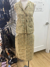 Load image into Gallery viewer, Laura Ashley vintage linen top/vest 4
