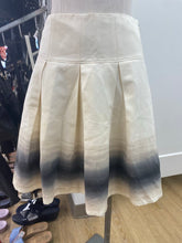 Load image into Gallery viewer, Club Monaco pleated skirt 0
