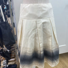 Load image into Gallery viewer, Club Monaco pleated skirt 0
