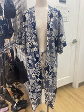 Load image into Gallery viewer, Vince Camuto cotton swim cover up L
