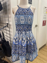 Load image into Gallery viewer, Vince Camuto paisley dress 10

