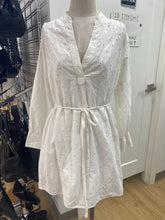 Load image into Gallery viewer, Banana Republic (outlet) eyelet dress M
