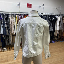 Load image into Gallery viewer, Eddie Bauer denim jacket L
