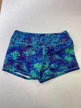 Load image into Gallery viewer, Lululemon shorts 8
