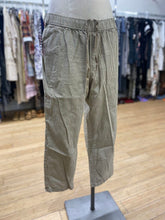 Load image into Gallery viewer, Uniqlo Striped pants XL
