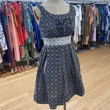 Load image into Gallery viewer, White House Black Market dress 2

