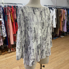Load image into Gallery viewer, Eileen Fisher top M

