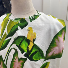 Load image into Gallery viewer, Farm Rio tropical print top NWT M
