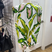 Load image into Gallery viewer, Farm Rio tropical print top NWT M
